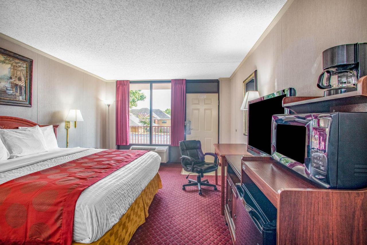 Ramada By Wyndham Branson Motel Exterior foto