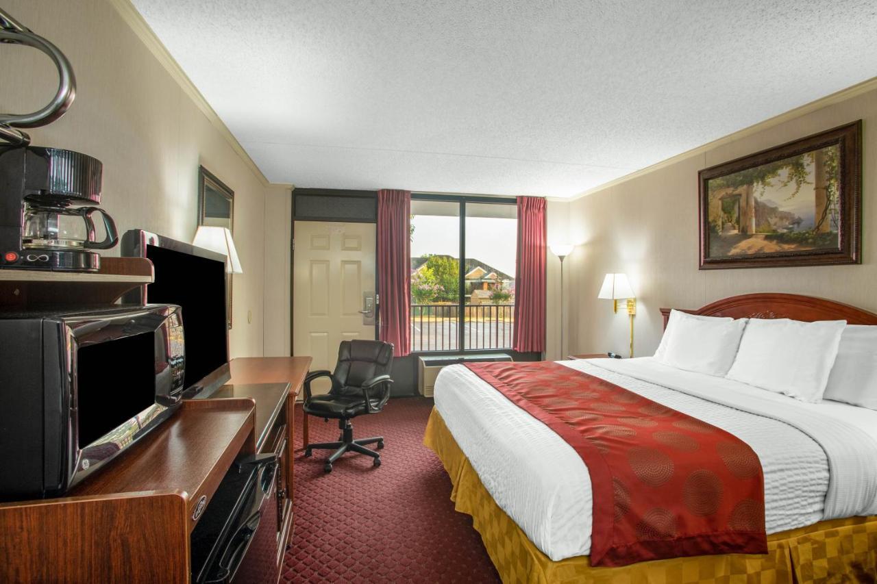 Ramada By Wyndham Branson Motel Exterior foto