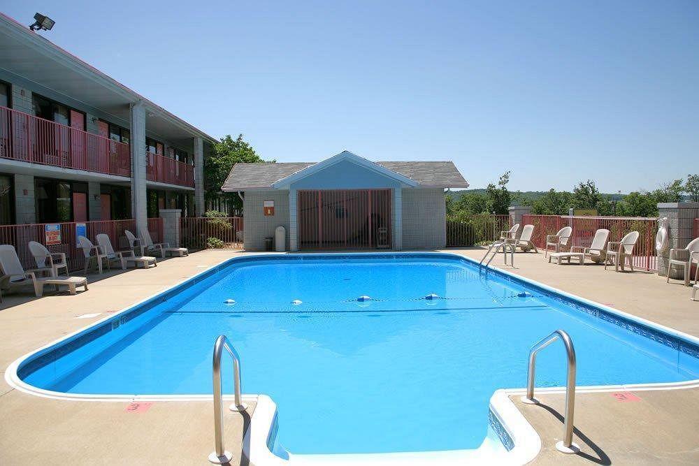 Ramada By Wyndham Branson Motel Exterior foto