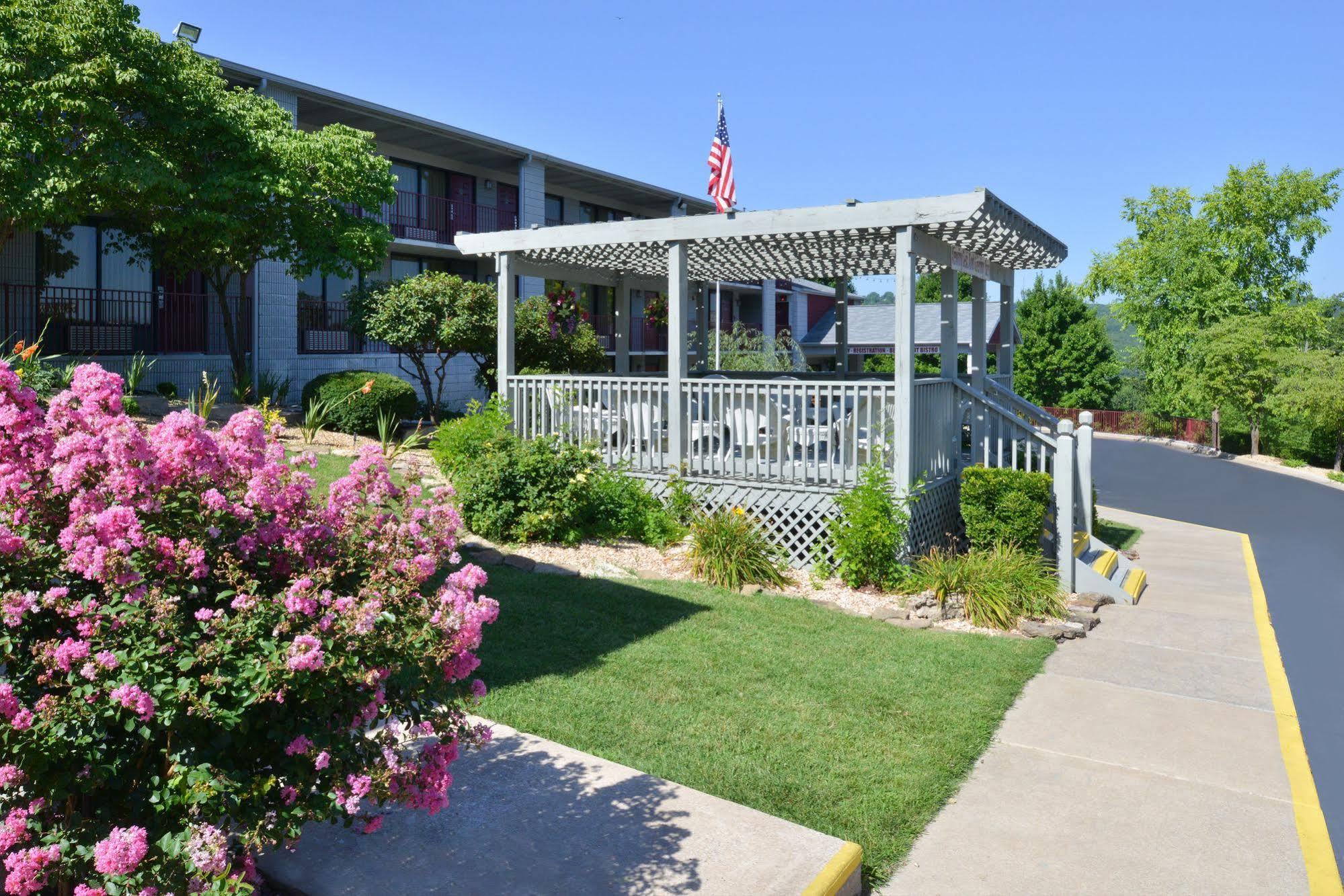 Ramada By Wyndham Branson Motel Exterior foto